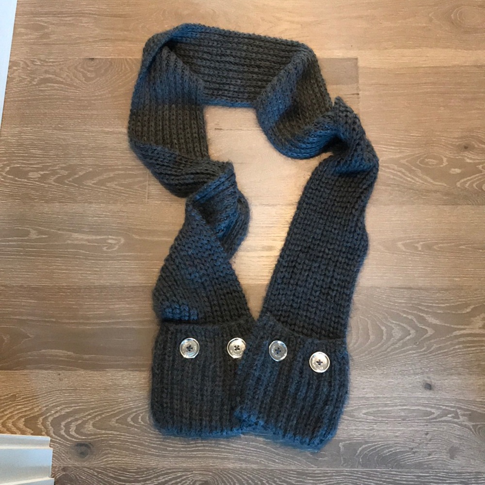 •Michael Kors Scarf•